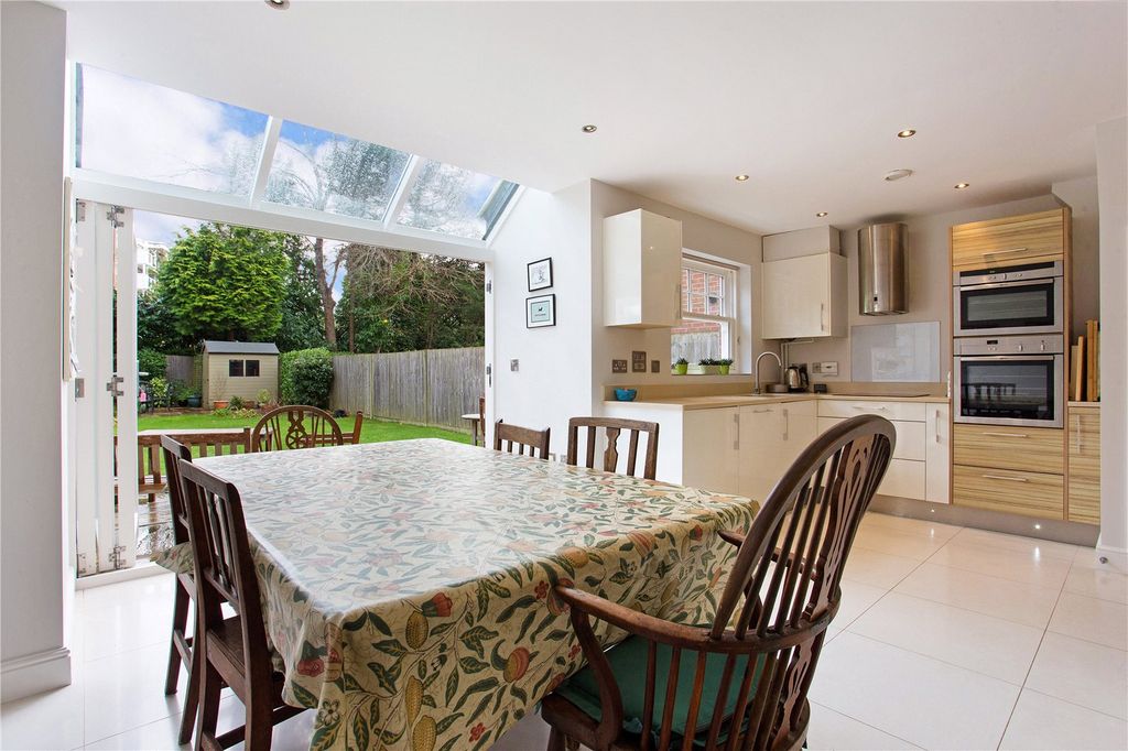 Property photo 2 of 22 Kitchen/Dining