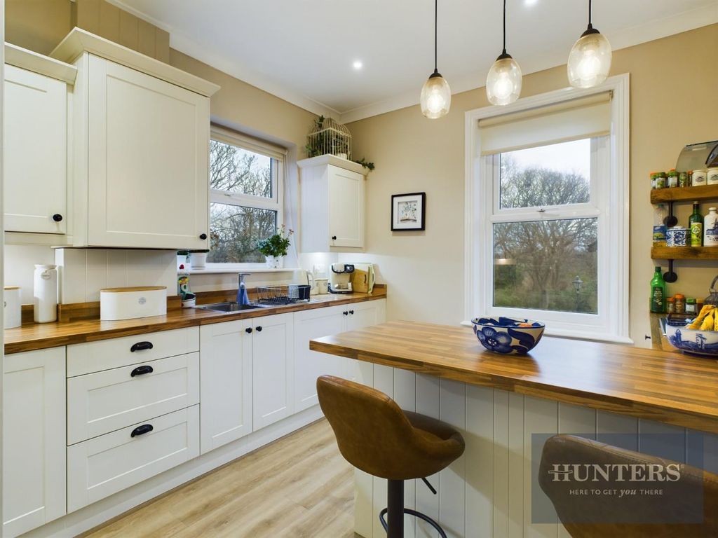 Property photo 2 of 16 Kitchen