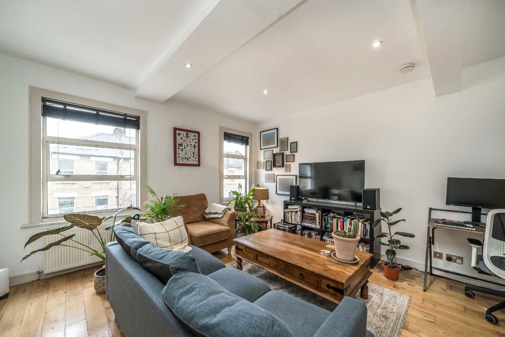 Property photo 2 of 3