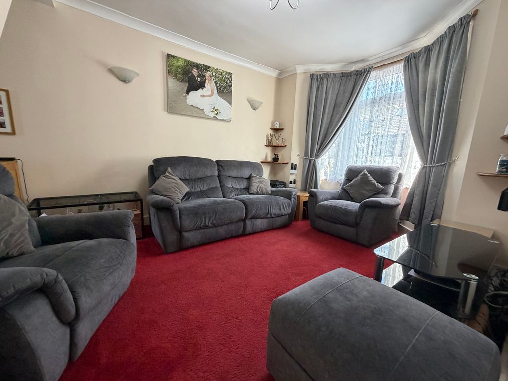 Property photo 3 of 16