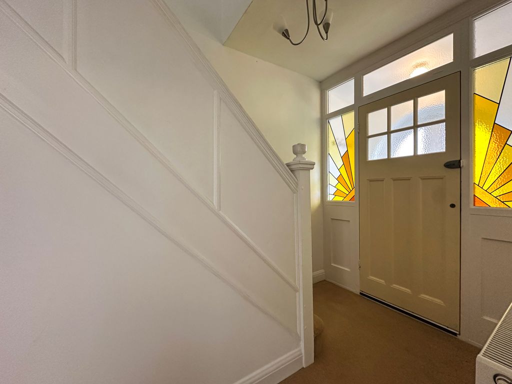 Property photo 3 of 34 Entrance Hallway