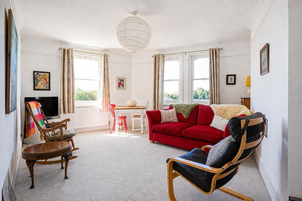 Property photo 2 of 17 8B157d1B-0d11-42Ae-Bd16-4078257373d6.Png