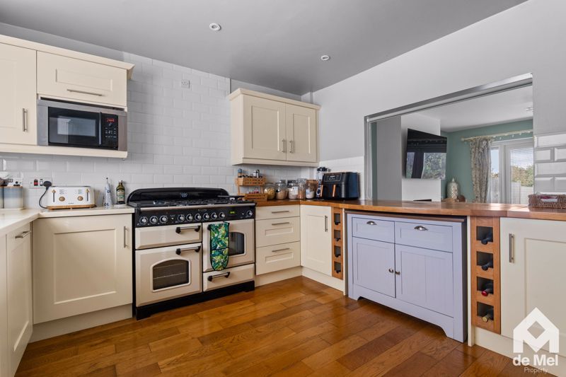 Property photo 2 of 20 Photo 13