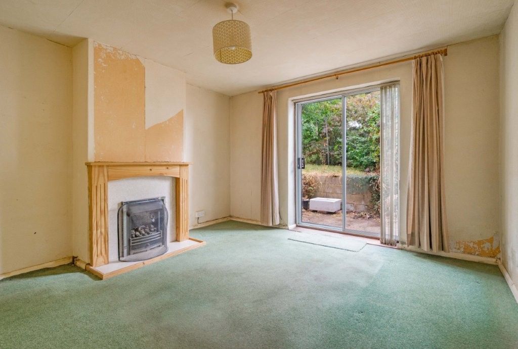Property photo 2 of 12 Sitting Room