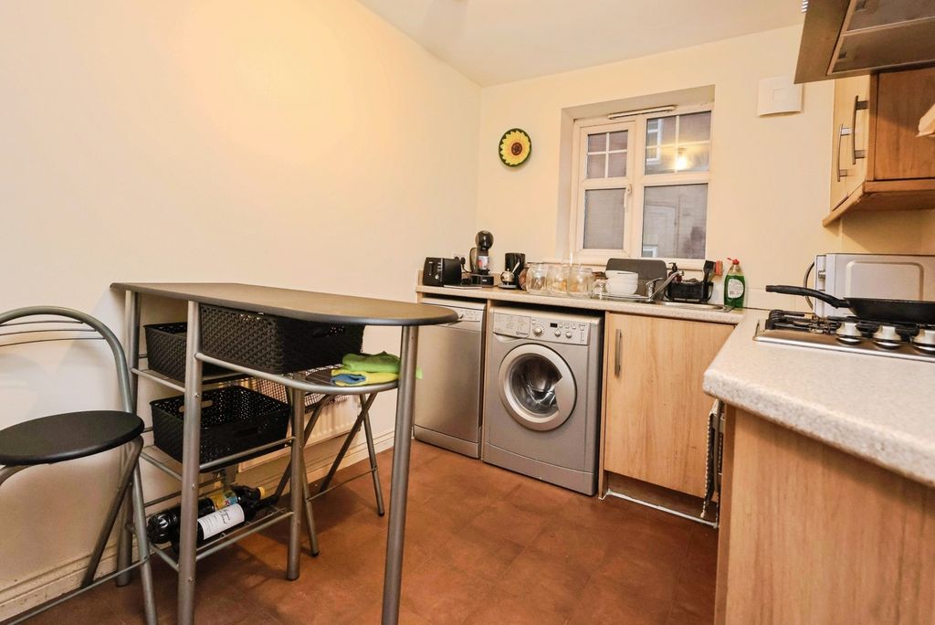 Property photo 3 of 9 Photo