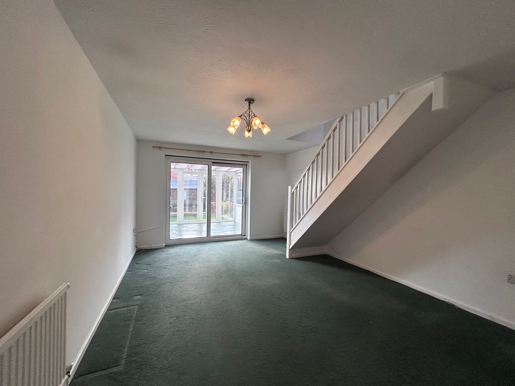 Property photo 3 of 10 Living Room