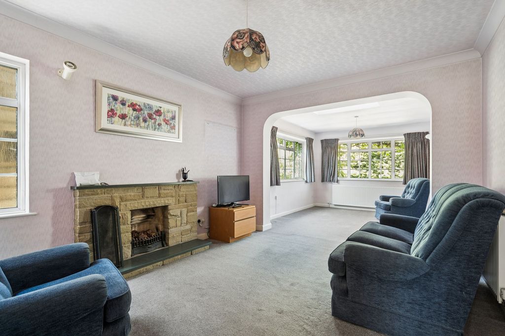 Property photo 2 of 19