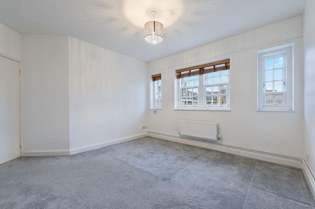 Property photo 2 of 9 Living Room