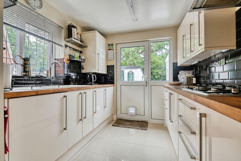 Property photo 3 of 24 27Eas2.Jpg