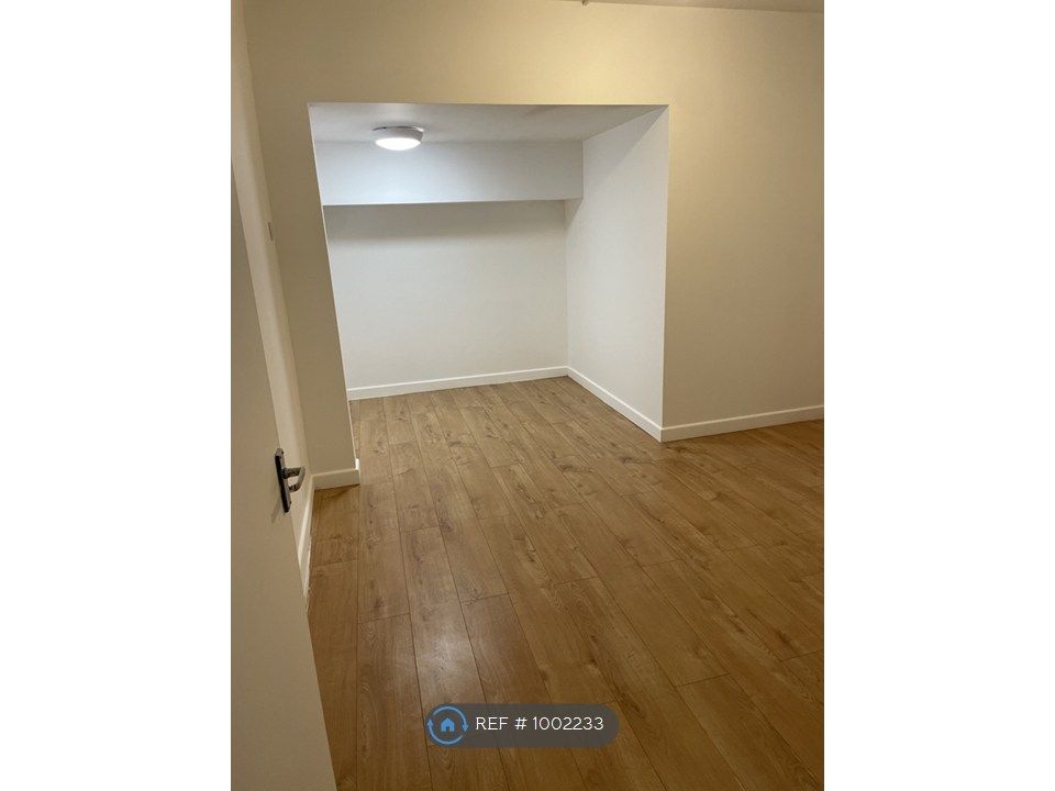 Property photo 3 of 7 Kitchen Diner