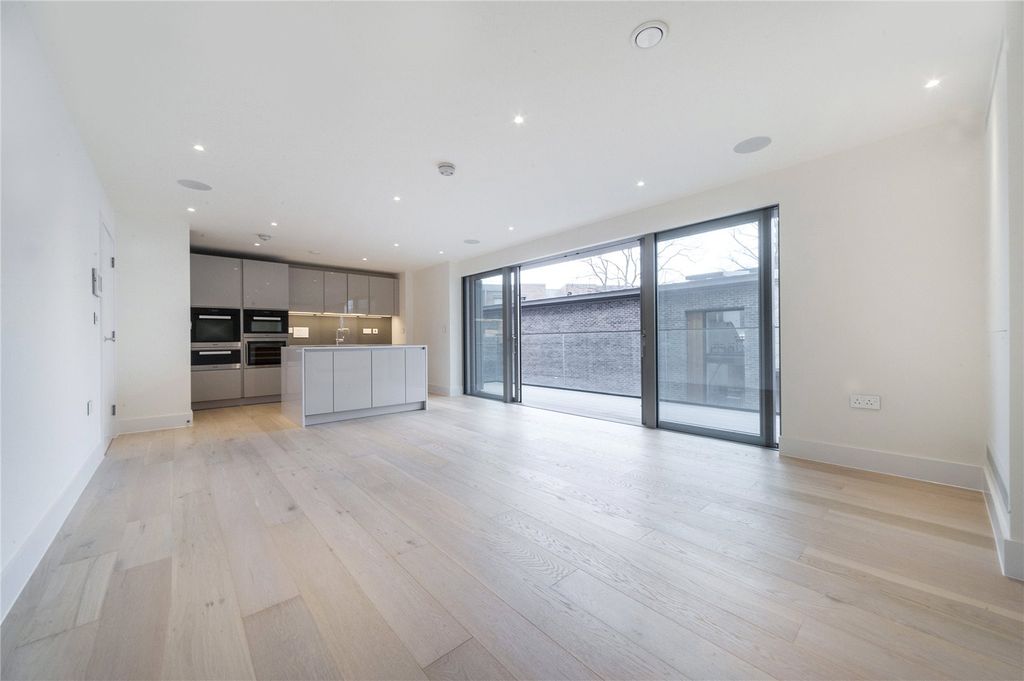 Property photo 1 of 21