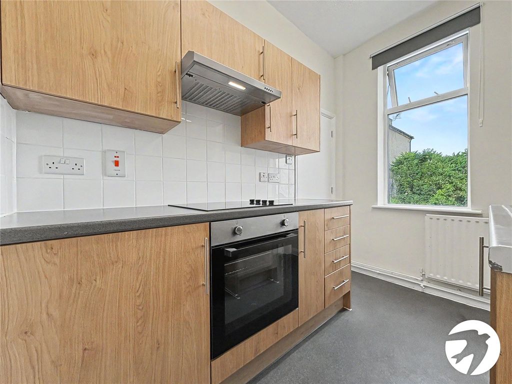 Property photo 3 of 20 Picture No. 11