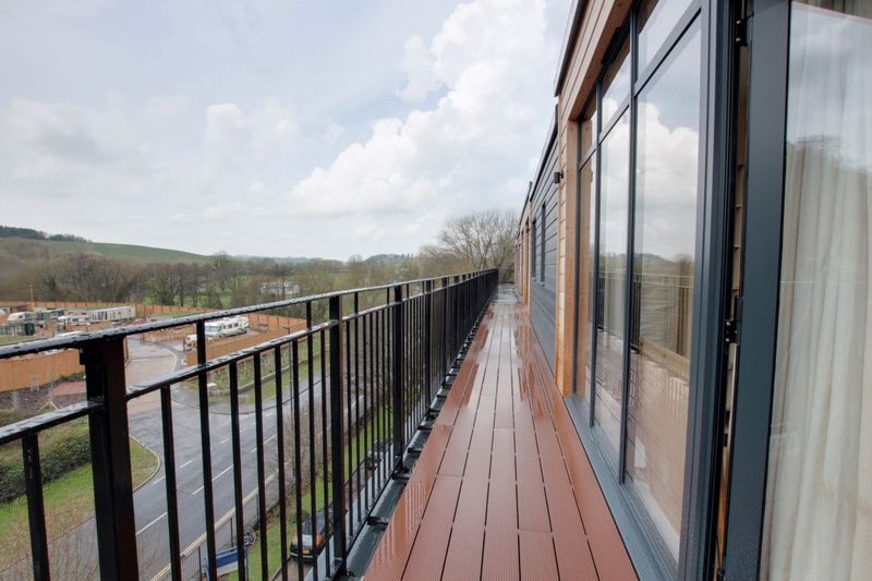 Property photo 3 of 8 Photo 8