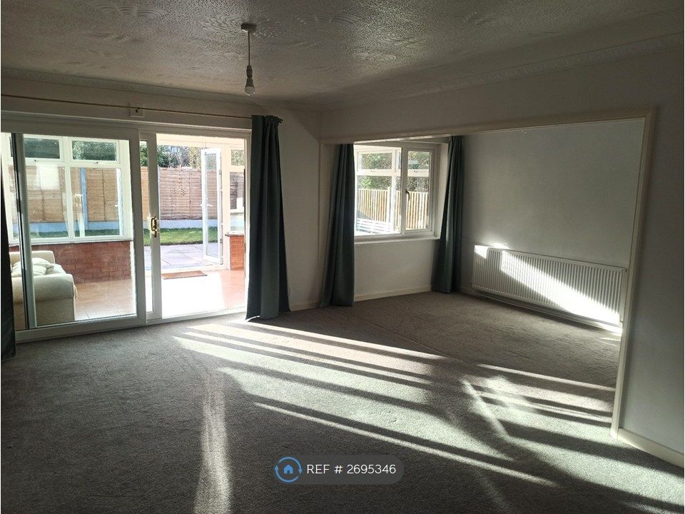 Property photo 2 of 23 Living Room