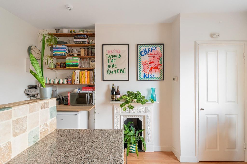 Property photo 3 of 21 2Z4R6Rd - Kitchen D.Jpg