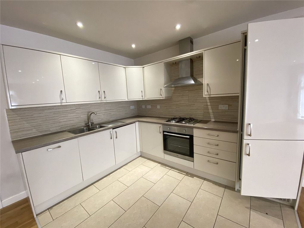 Property photo 2 of 11 Show Apartment Image