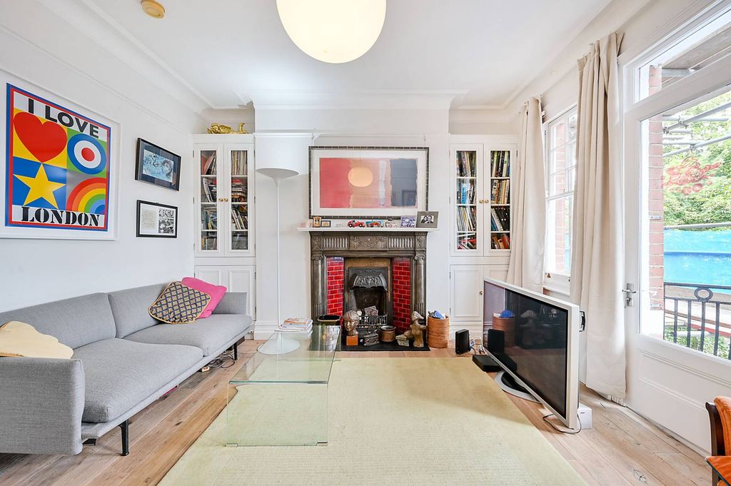 Property photo 2 of 13