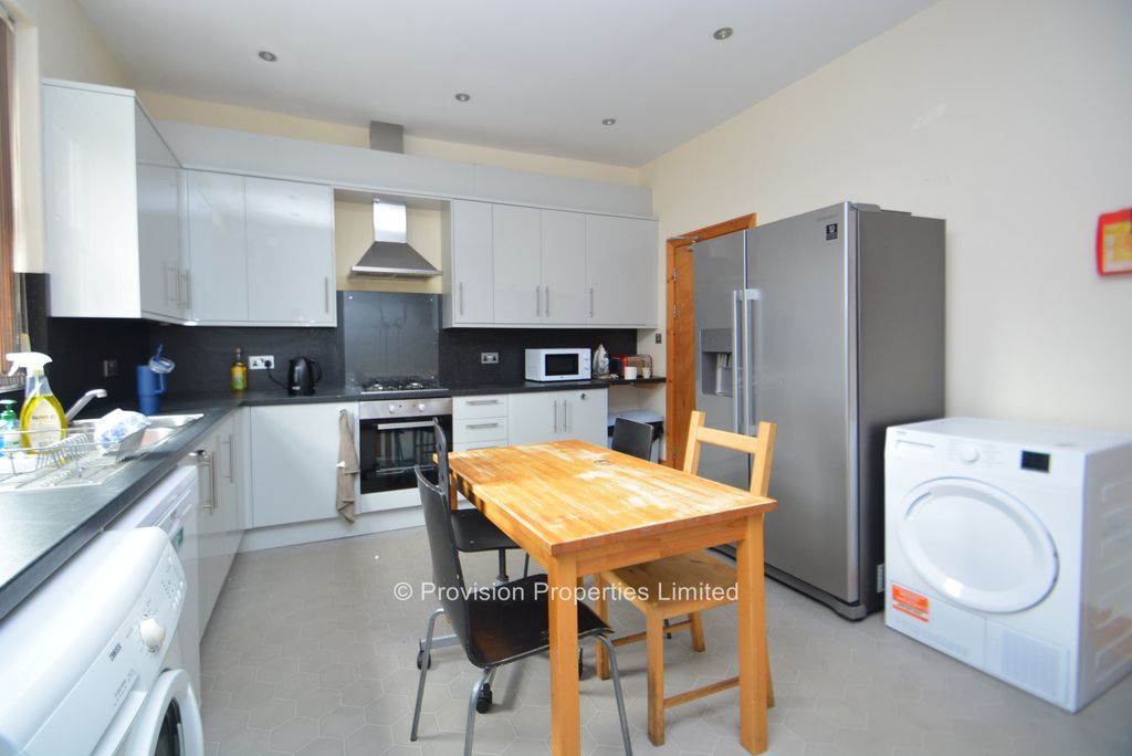 Property photo 2 of 13 Photo