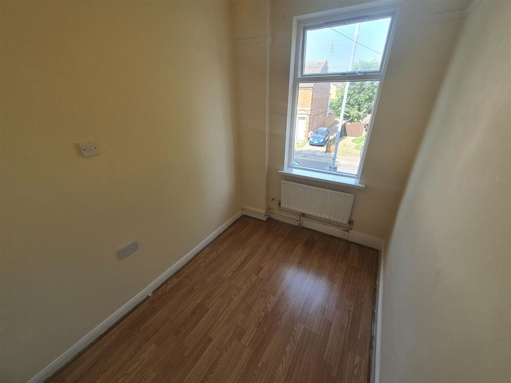 Property photo 3 of 5