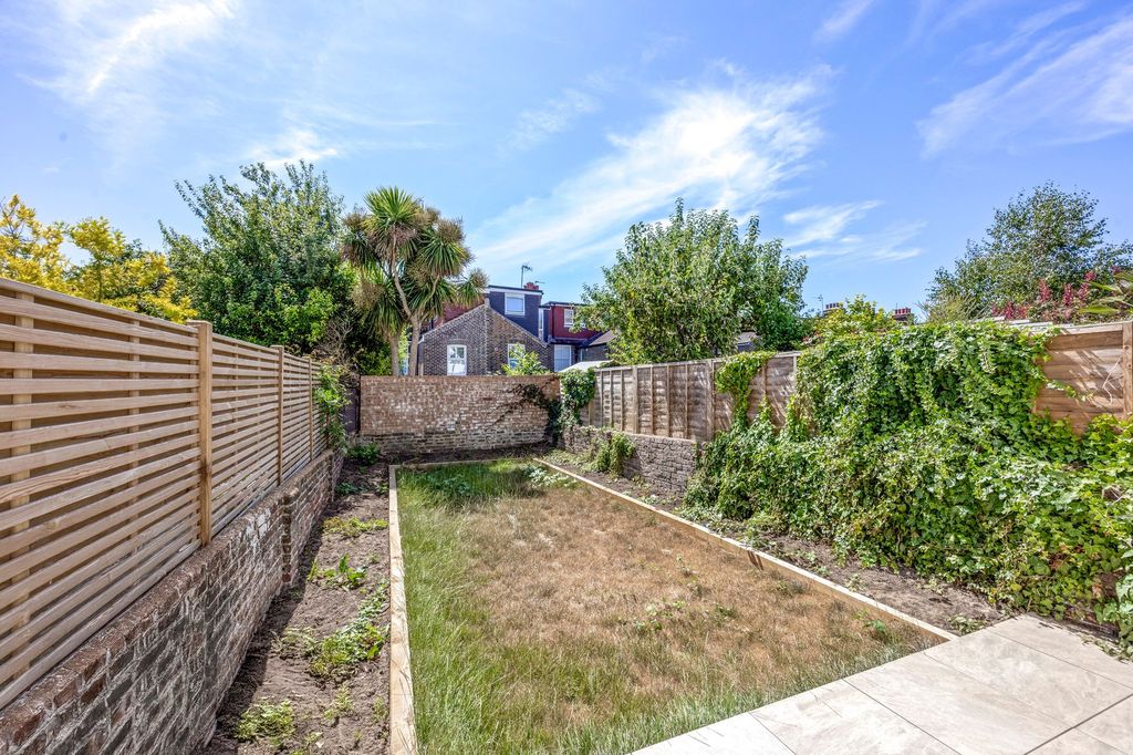 Property photo 3 of 19