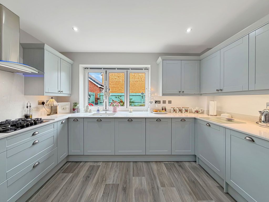 Property photo 3 of 38