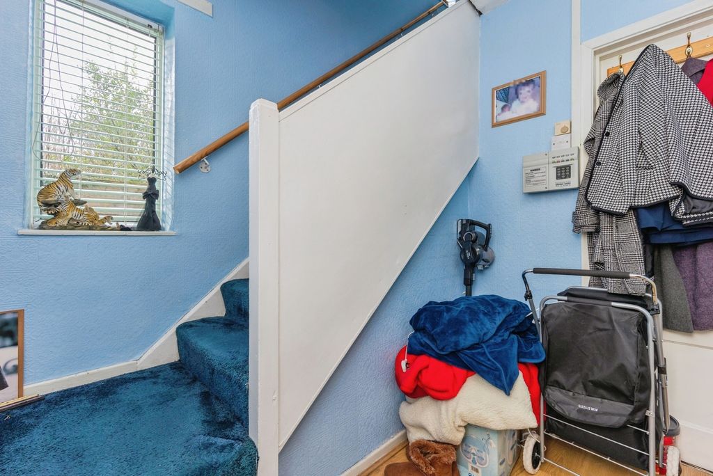 Property photo 2 of 17 Pbox-Img.Jpg