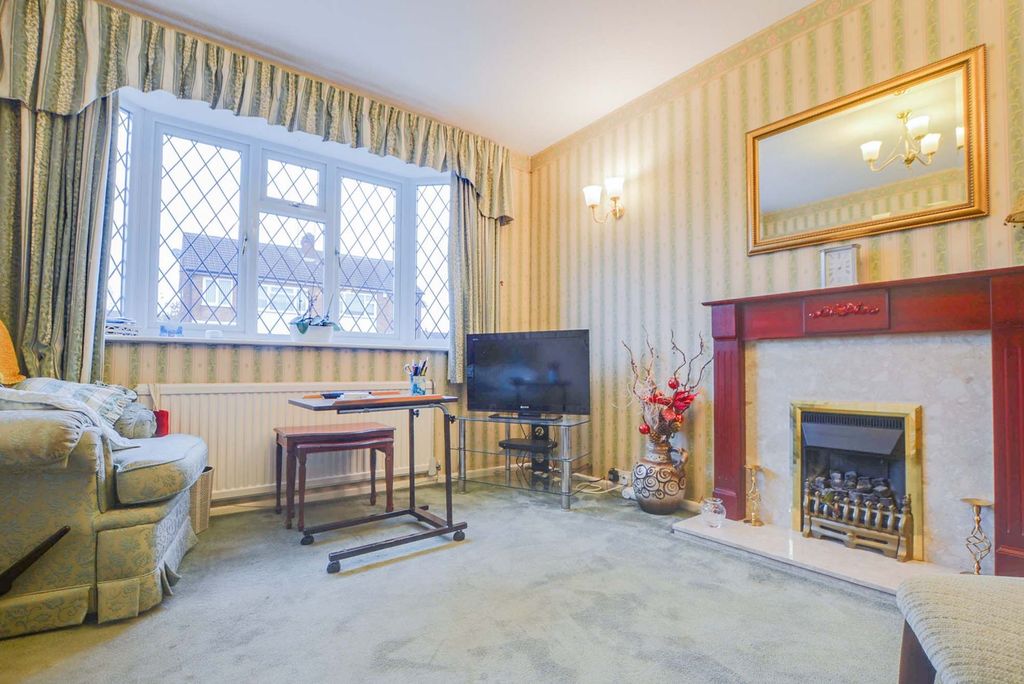 Property photo 2 of 17