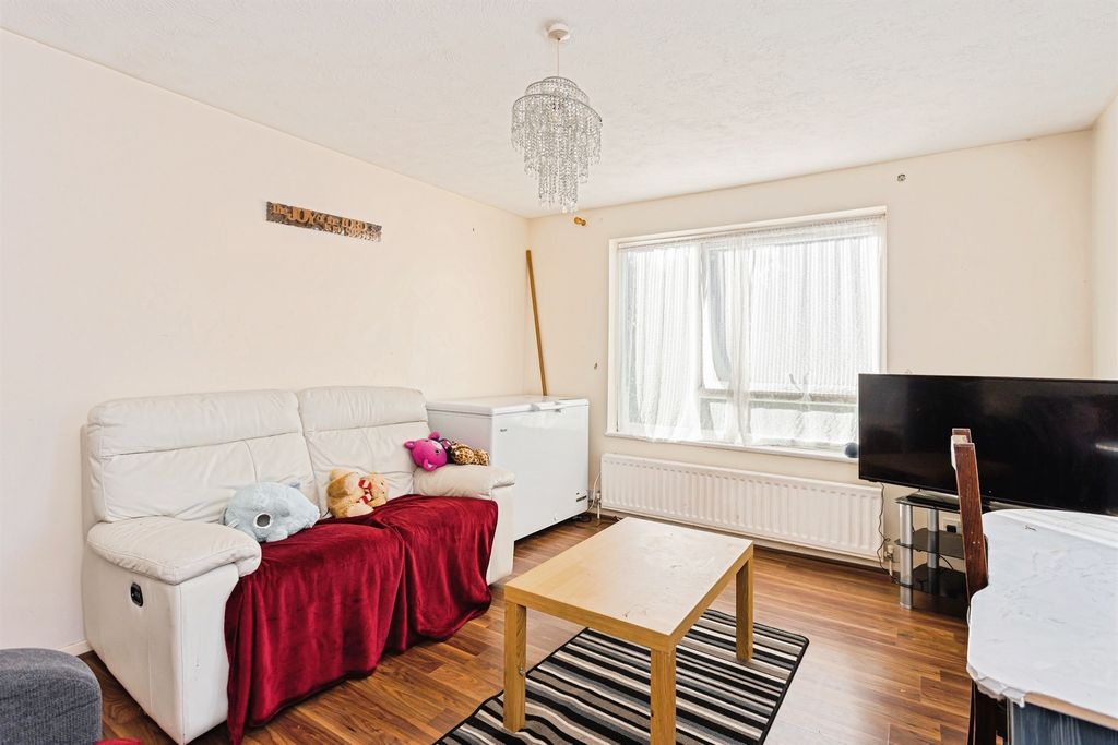 Property photo 3 of 17