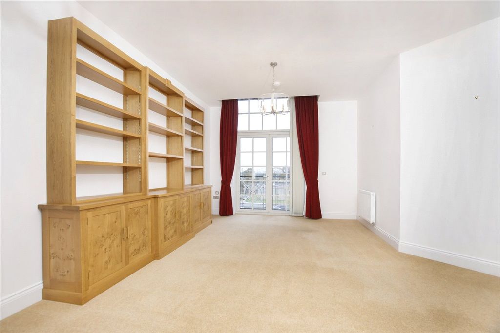 Property photo 2 of 12 Picture No. 01