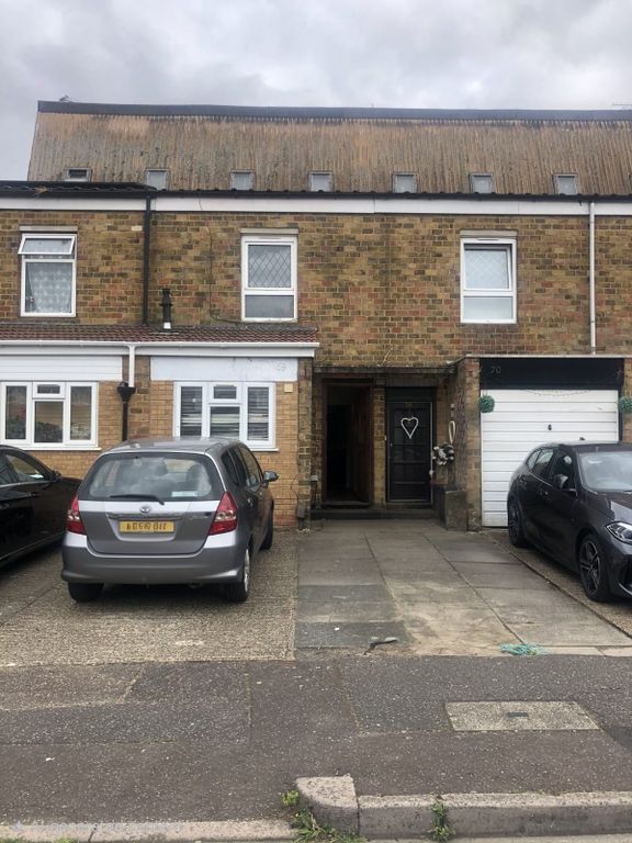 Property photo 1 of 17 3 Bed Terraced House To Rent Juniper Way, Hayes Ub3