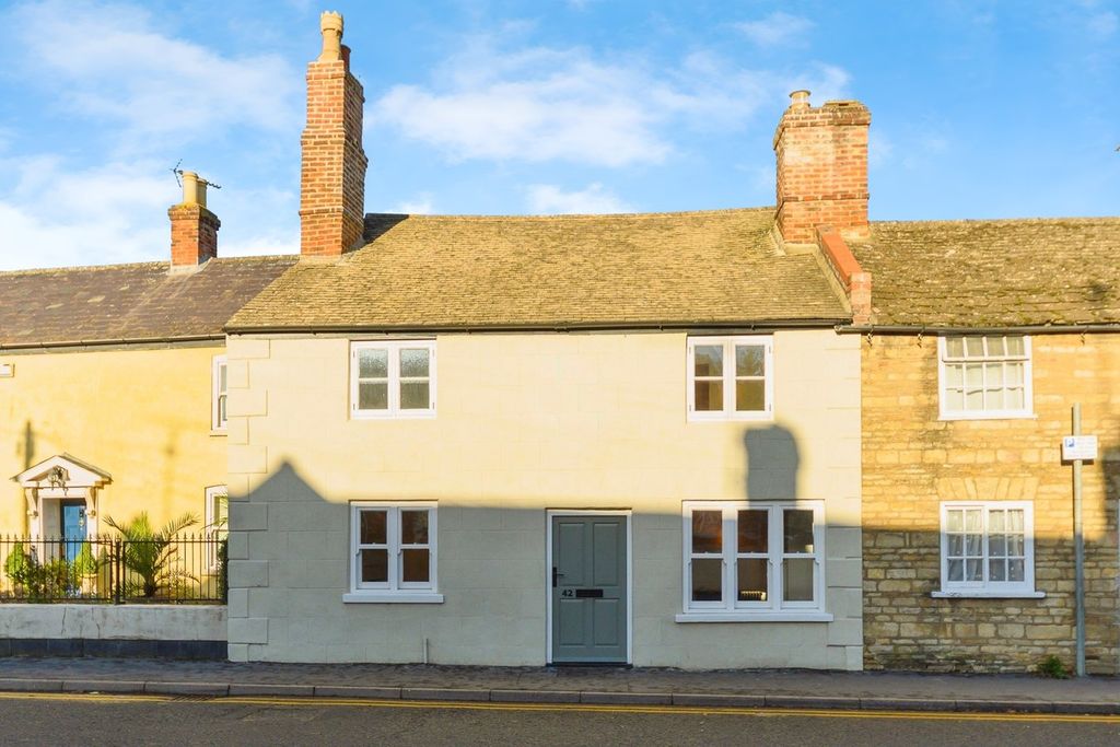 Property photo 1 of 21