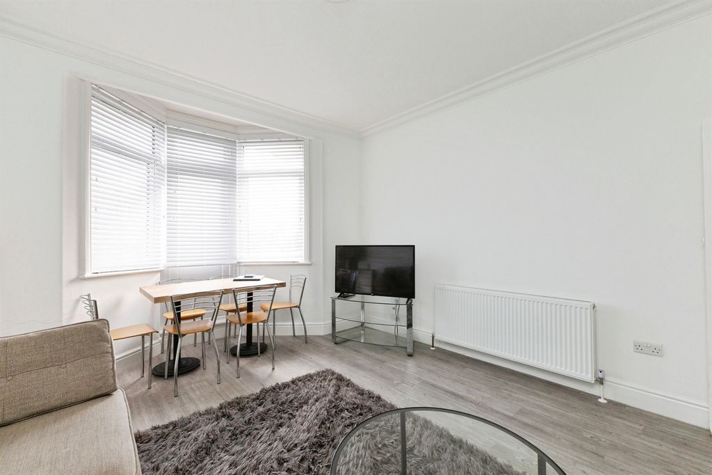 Property photo 3 of 29