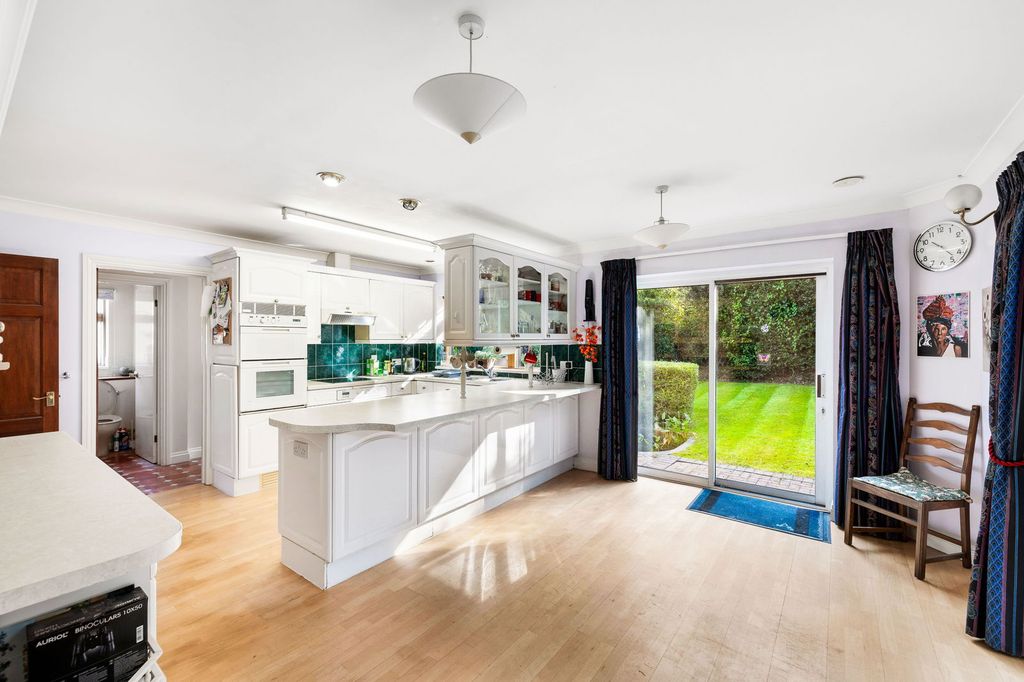 Property photo 3 of 18