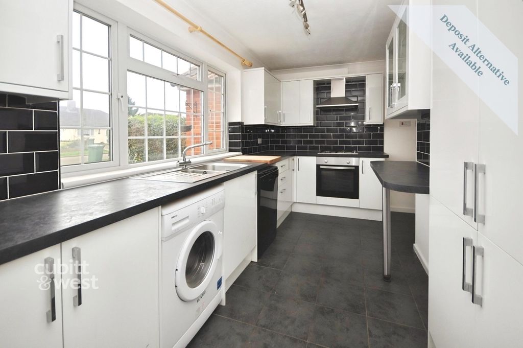 Property photo 2 of 13 Kitchen