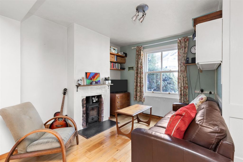 Property photo 1 of 11 Arnold Street-2.Jpg