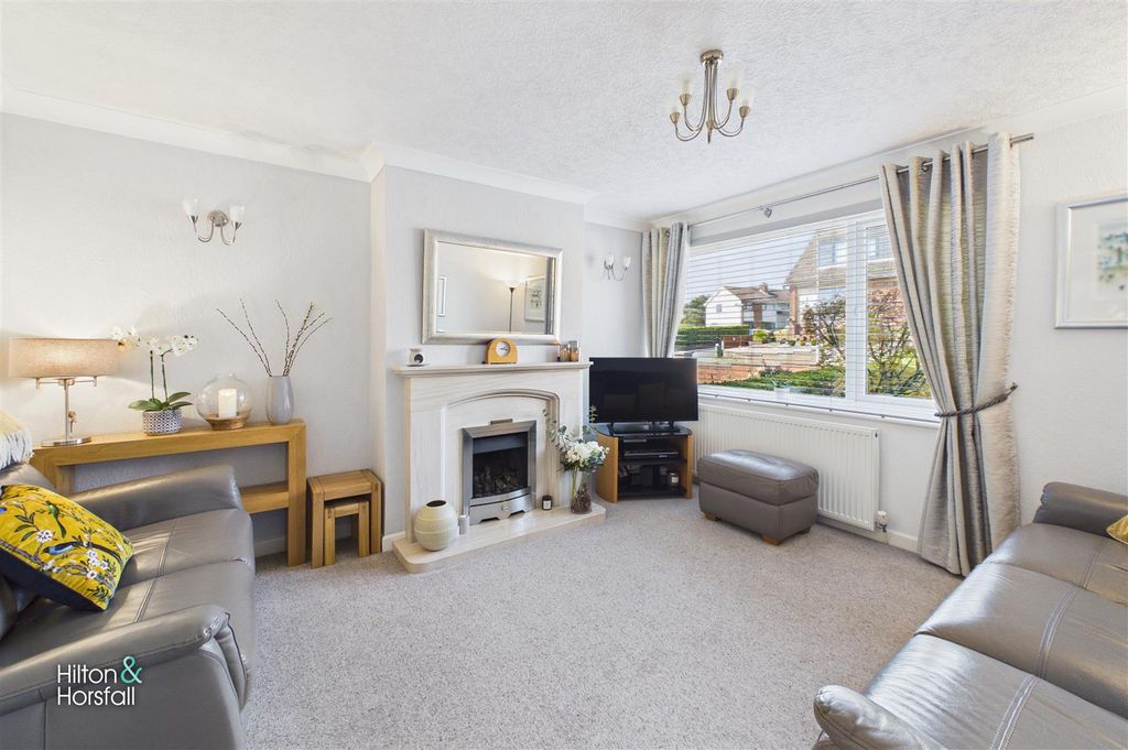 Property photo 2 of 16 Sutton Avenue