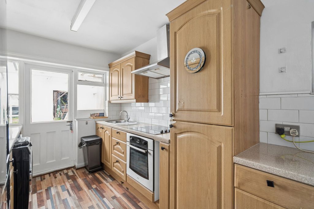 Property photo 3 of 13 Kitchen