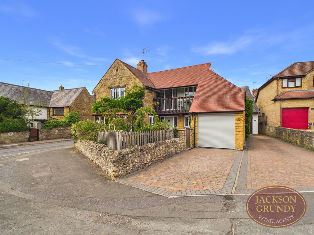 Property photo 1 of 17 High Street