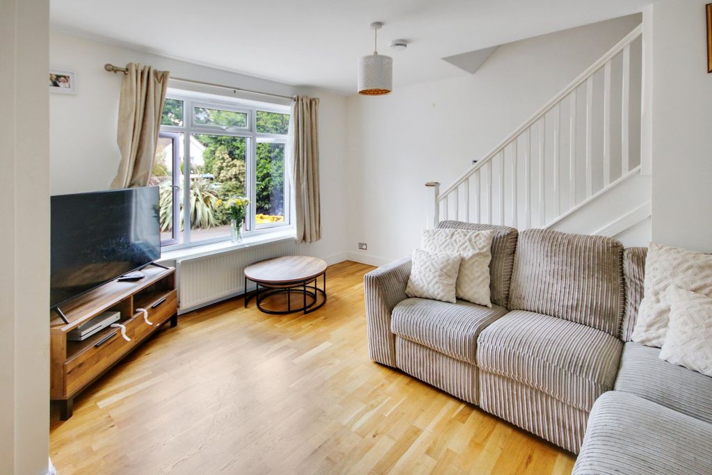 Property photo 2 of 20