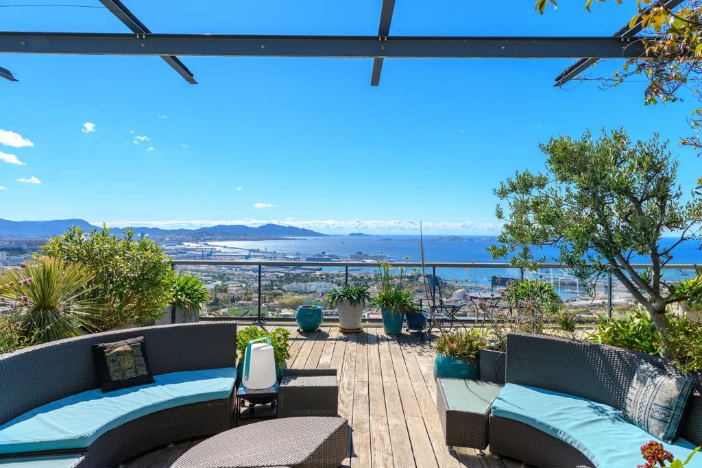 Property photo 2 of 37