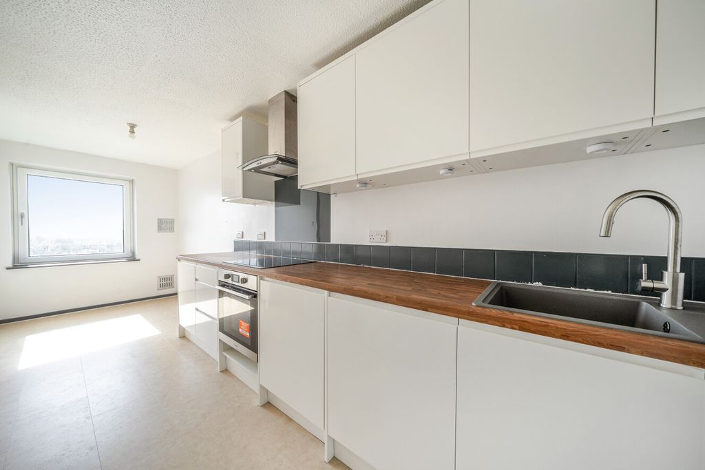 Property photo 2 of 14 1450263-8-69E74cd...