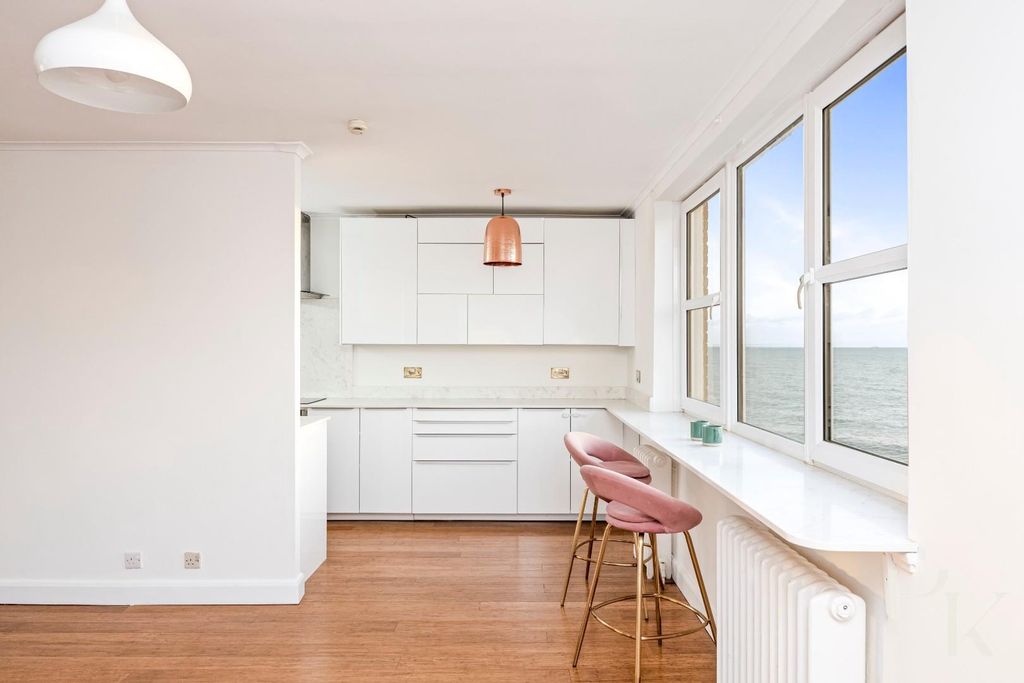 Property photo 2 of 21 Courtenay Terrace, Flag Court, Flat 36-023.Jpg