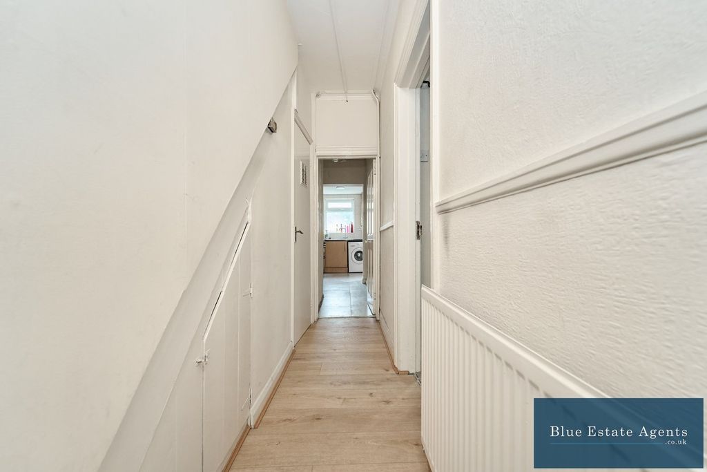 Property photo 3 of 35 Entrance