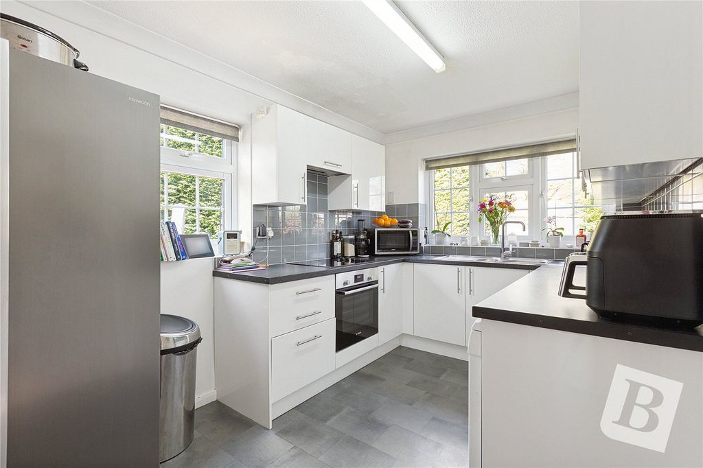 Property photo 2 of 19 Kitchen