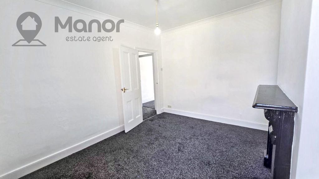 Property photo 3 of 8 Bedroom 2