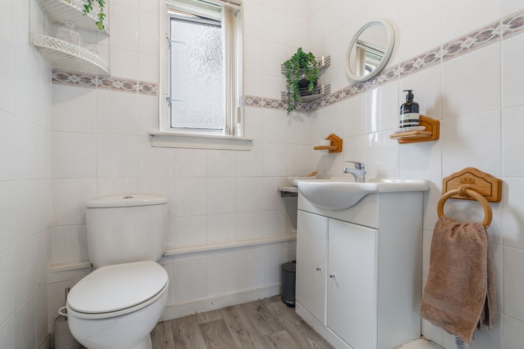 Additional image 11 of 2 bed flat for saleAlbert Avenue, Grangemouth FK3