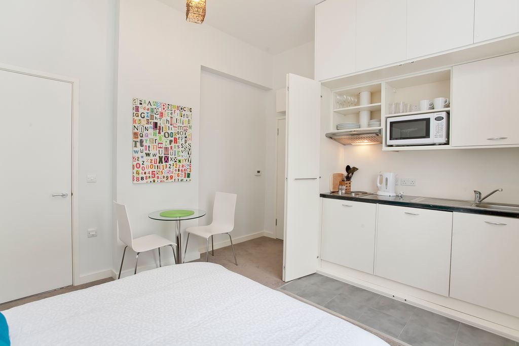 Property photo 1 of 5 Kitchenette