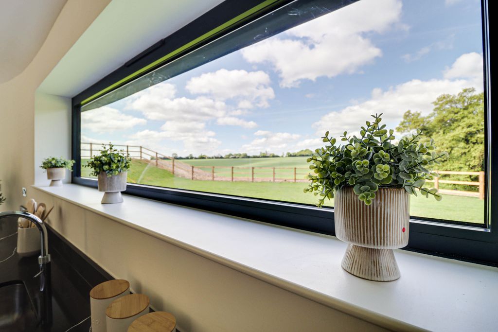 Property photo 3 of 14 Show Home