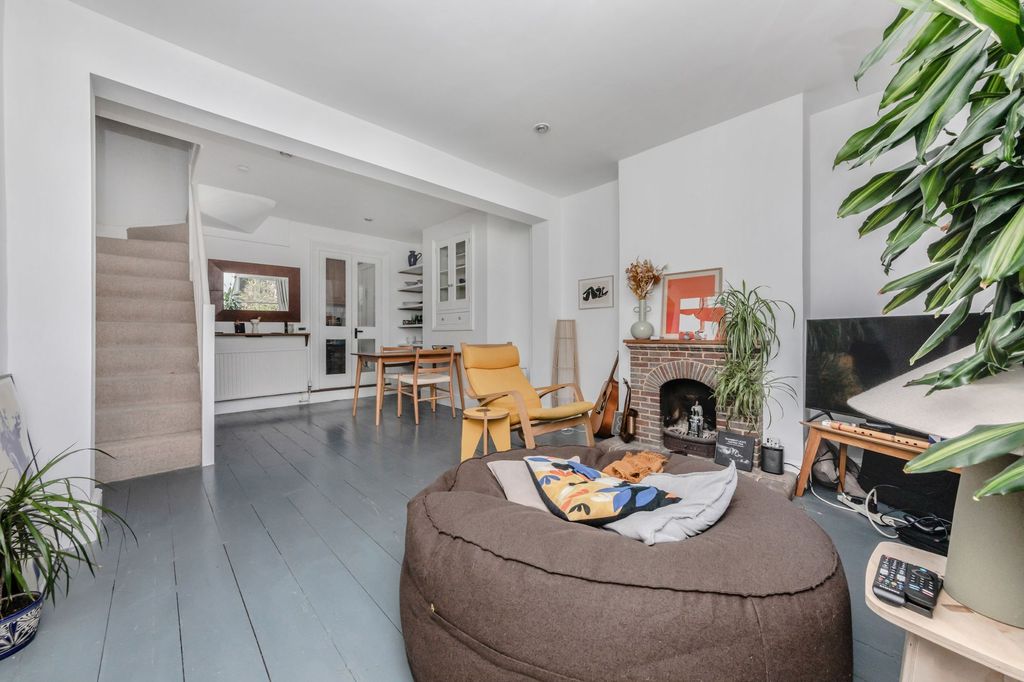 Property photo 3 of 21