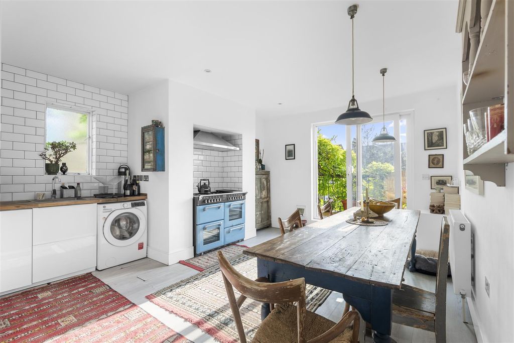 Property photo 2 of 13 Fs26605519 Ridley Road London, Nw10 5Ub.Jpg